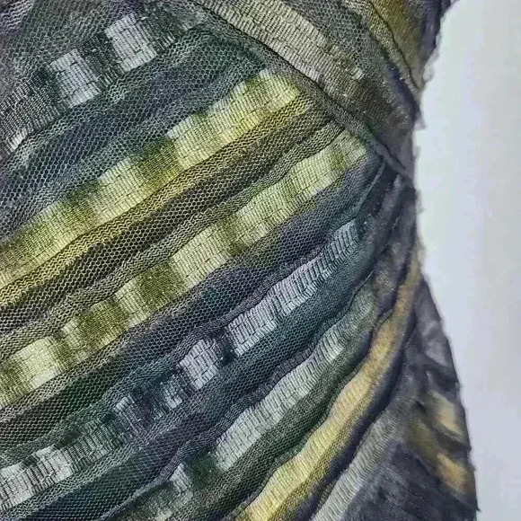 NWOT Muse Essential Little Black (& Gold Dress) Size 4 Ribbon Chiffon Hem Ruffle - Picture 2 of 10